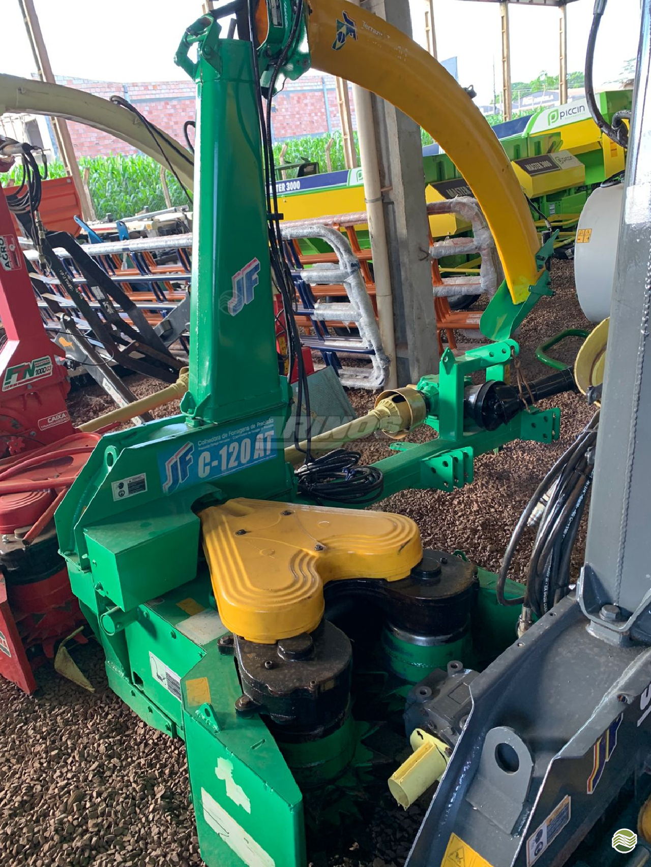IMPLEMENTOS AGRICOLAS COLHEDORAS COLHEDORA DE FORRAGEM Arinos Agrícola ITAITUBA PARÁ PA